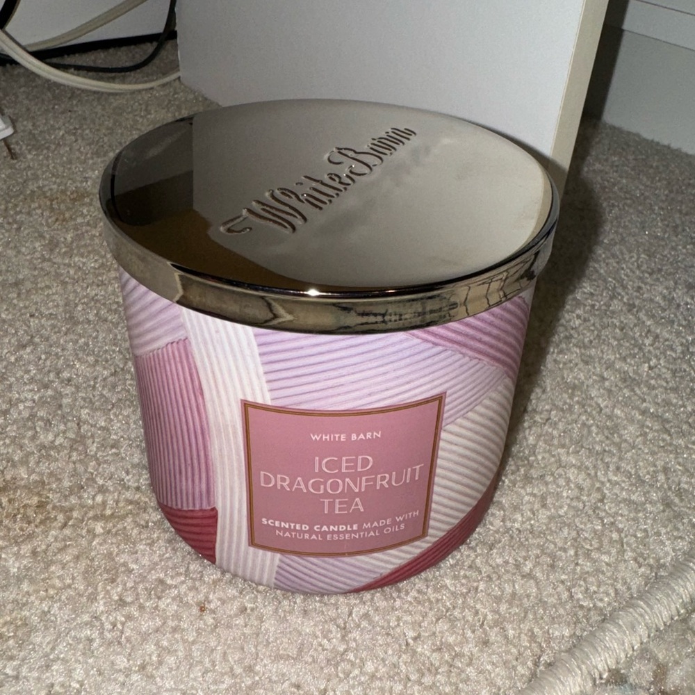 Bath & Body Works 3-wick Candle - Iced Dragonfruit Tea